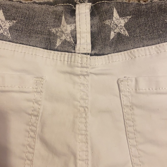 🧡 2/$15🧡 American Flag Button Up Shorts 💙⭐️❤️ - Picture 11 of 15